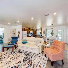 Pensacola Coastal Retreat Near UWF Family-friendly