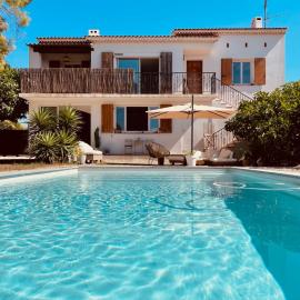 Appartement dans haut de villa