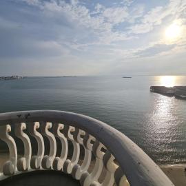 13pax GLORY EXECUTIVE SUITE 3R3B, DOORSTEP BEACH, POOL, BBQ, Wifi, 50"TV, hotel in Port Dickson