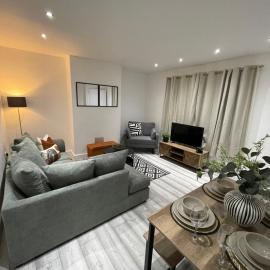 Luxury 3 Bed House - 10 min walk from Dartford Town Centre - Fully Refurbished