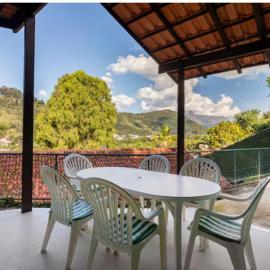 Hostel Demuner House, hotell i Araras Petropolis