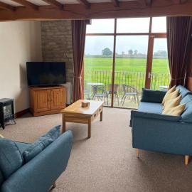 Thames Cottage, Old Mill Farm, Cotswold Water Park