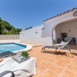 Holiday Home Laguna by Interhome, hótel í Deltebre