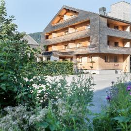 Biohotel Schwanen, hótel í Bizau