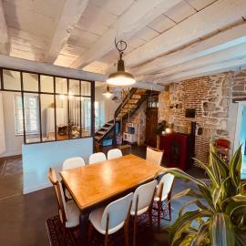 Maison Albuconis, 3 chambres 150m2 avec piscine en centre ville, hôtel à Aubusson