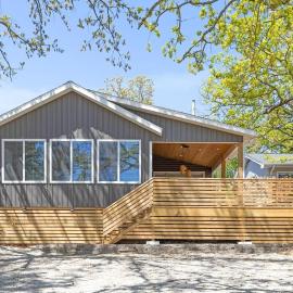 The Harbor -Lake Front Home- Boat slips available