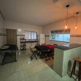Casa Mobiliada ate 10 pessoas 3 QUARTOS Aragarças Go, hotel in Barra do Garças