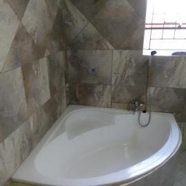 Thiwani Guest House, hotel u gradu Tembisa