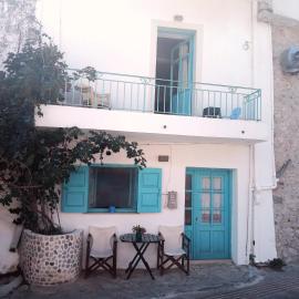 Παραδοσιακή κατοικία στο κέντρο των Ακουμίων, hotel a Akoumia