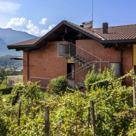 Casa Menek, Darfo Boario Terme Ospitar, hotel di Darfo