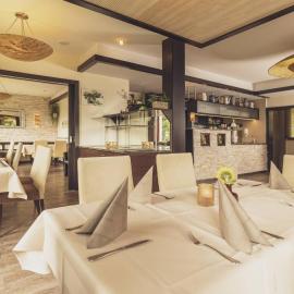 Hotel - Restaurant Sonneneck, מלון בDornstetten