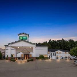 Quality Inn & Suites Kilgore-Longview, hotel v destinácii Kilgore