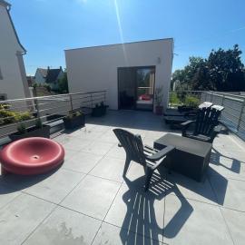 2 pièces avec terrasse, hotel in Lingolsheim