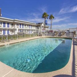 Motel 6-Phoenix, AZ - Airport - 24th Street, hotelli kohteessa Phoenix