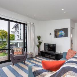 Luxury Sunny Warm CBD at Doorstep, Hotel in Linwood