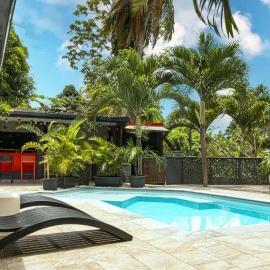 Villa élégante avec jardin au Lamentin et piscine privée., hotel i Le Lamentin