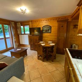 Appartement 2 pièces à Méribel Village avec accès piscine et parking - FR-1-411-946