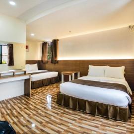 D&M Travellers Inn, hotel en Plaridel