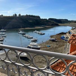 Maison de charme sur le port de Sauzon, hótel í Sauzon