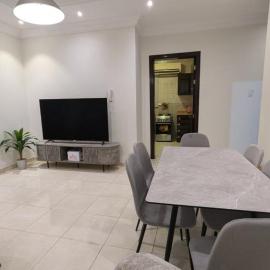 Lulu Luxury Apartments: El-Huber şehrinde bir otel