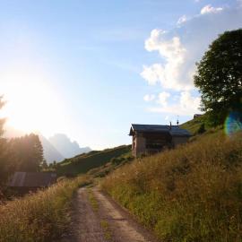 Tabià di Francesca - fienile tra le montagne silenziose