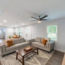 Charming Modern Cozy Home!, hotel v destinaci Waxhaw