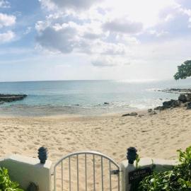 7Mile Beachfront Apartment
