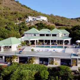 Luxurious 7-Bedroom Villa with magnificent view, מלון בAnse Marcel 