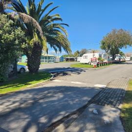 Westshore Holiday Park, hotel in Napier