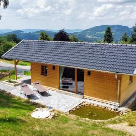 VroniChalets - Tiny Chalets mit Sauna, hotelli kohteessa Neukirchen