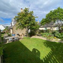 Myrtle Cottage Findhorn, hotel in Forres