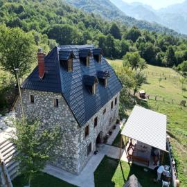 Guest House Rrashkadoli: Theth şehrinde bir otel