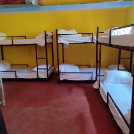Shrushthee Hostel, מלון בואגאטור