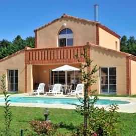 Lagrange Vacances - Royal Green, hôtel à Pont-de-Larn