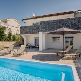 New villa with pool, 600 m from the beach - by TRAVELER tourist agency Krk ID 2164