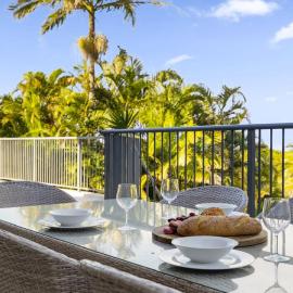 Zaffiro Beach House - Accessible, Pool, Beach, Sleeps 8, hotel in Sapphire Beach