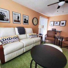 Solar Half-Plex with Chic Style in Country Glen, hotell i Keizer