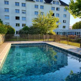 Kyriad Tours - Joué-Lès-Tours, hotel u gradu Žue le Tur
