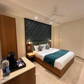 Esquire Hotel Near BKC Mumbai