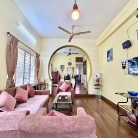 Retro Style 2BHK near Salt Lake Sector 5 Metro Station, Hotel in Salt Lake City