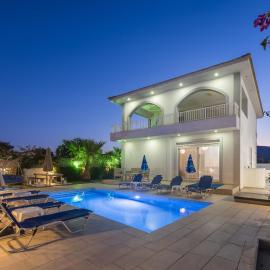DENNIS and TANYA VILLAS، فندق في لاغاناس