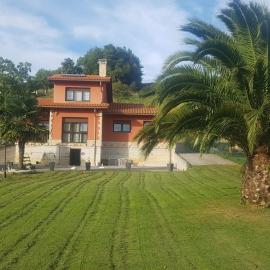 chalet en san justo, hotel in La Campa