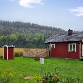 Lovely Home In Vänersnäs, готель у місті Hallby