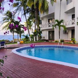 Chrisanns Beach Resort, Apt 21: Saint Mary Parish şehrinde bir otel