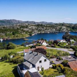 Fjord-View Retreat with Free Parking and Fast Internet, hotell i Nese