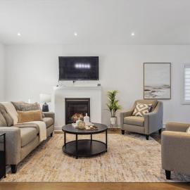 Luxurious and Beautiful, Barrie, hotel i Barrie