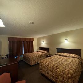 Killam Krossing Hotel, hotel di Killam