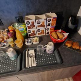 Chambre chez l habitant petit déjeuner compris, hotel in Fréjus