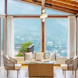 ELIVAAS 2 BHK With Balcony & Hill Lake - Antarmann Casa Ember, hotel in Bhīm Tāl