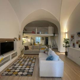 CaSaMaS Spacious 75m Apartment in Brindisi Historic Center Rated 9, hotel Brindisiben